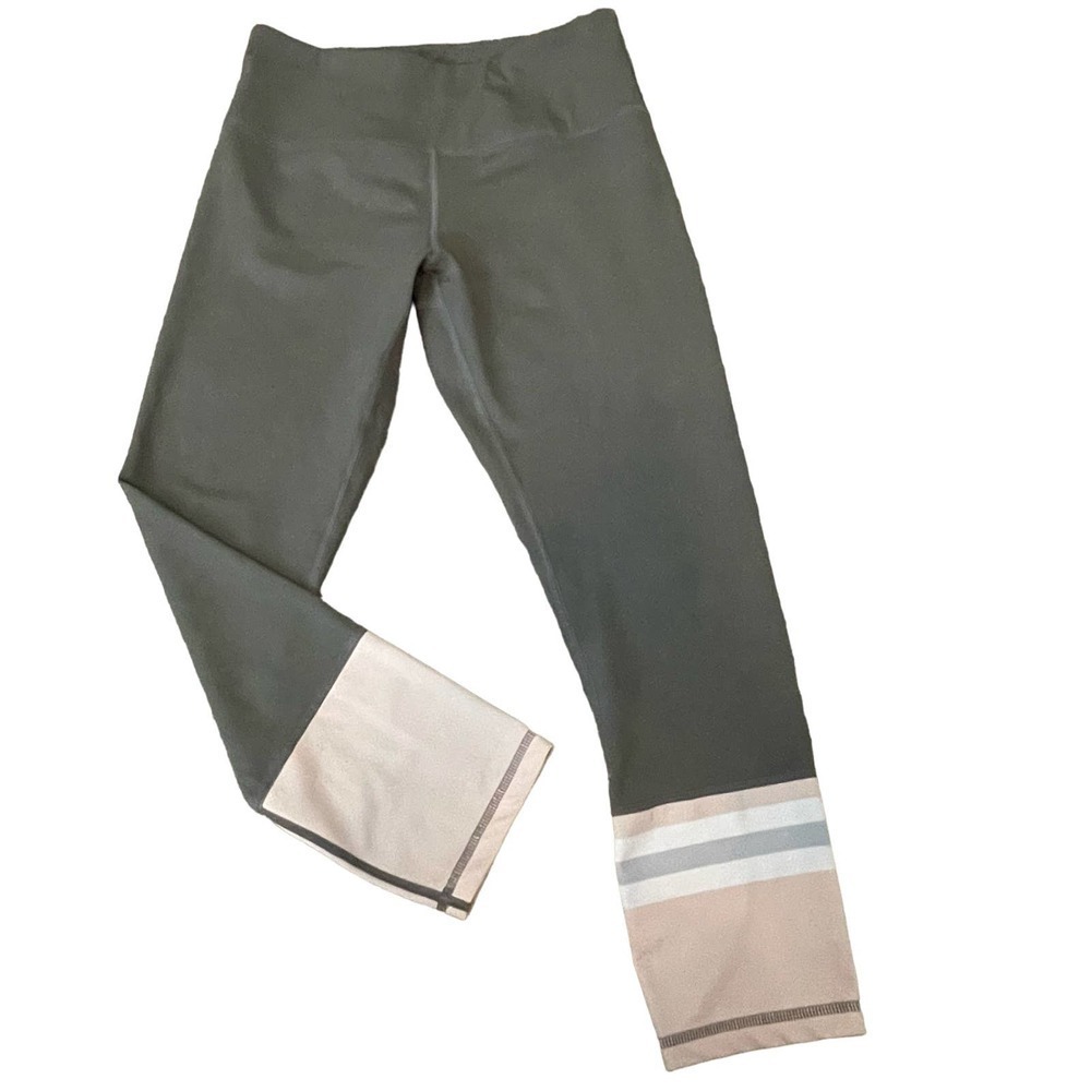 ZYIA Cropped Leggings Sz Medium Gray Pink Leggings